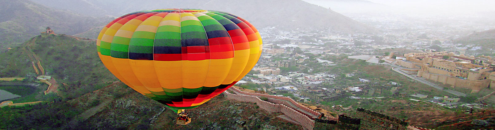 hot air balloon in manali